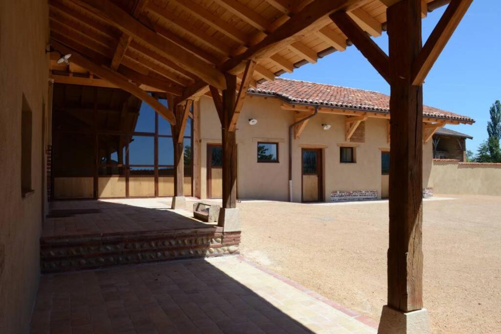 Villa Ancien Haras refait à neuf à 3 km de Vonnas Esterno foto