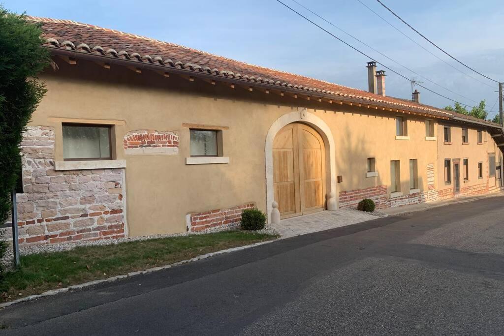 Villa Ancien Haras refait à neuf à 3 km de Vonnas Esterno foto