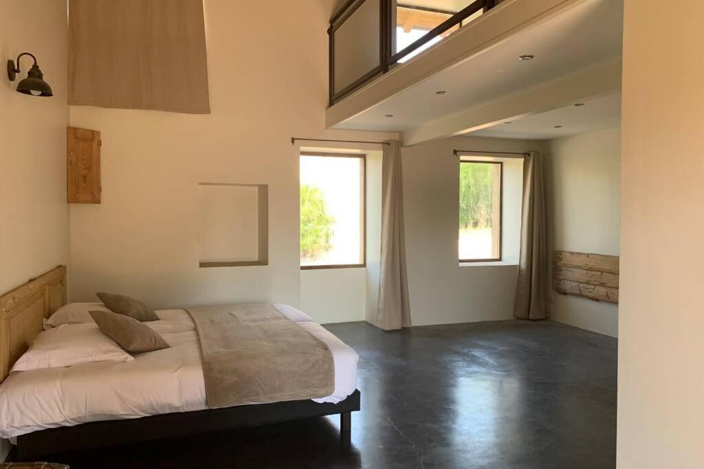 Villa Ancien Haras refait à neuf à 3 km de Vonnas Esterno foto